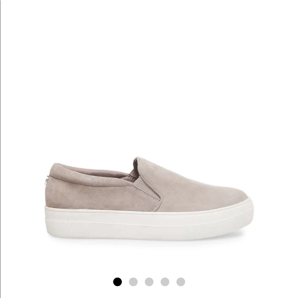 7.5 Steve Madden grey sneakers